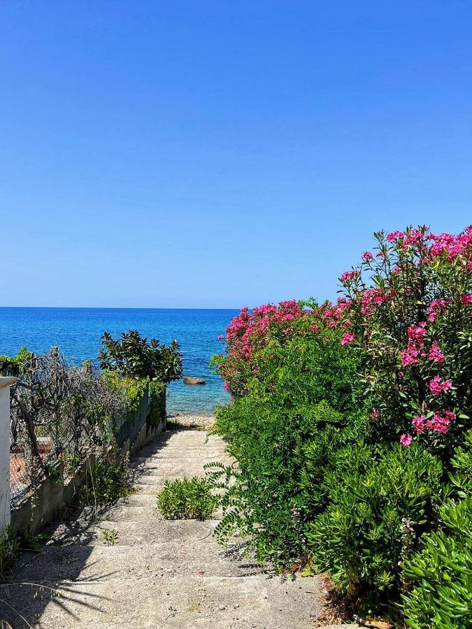 Villetta Sul Mare Acquedolci Buitenkant foto